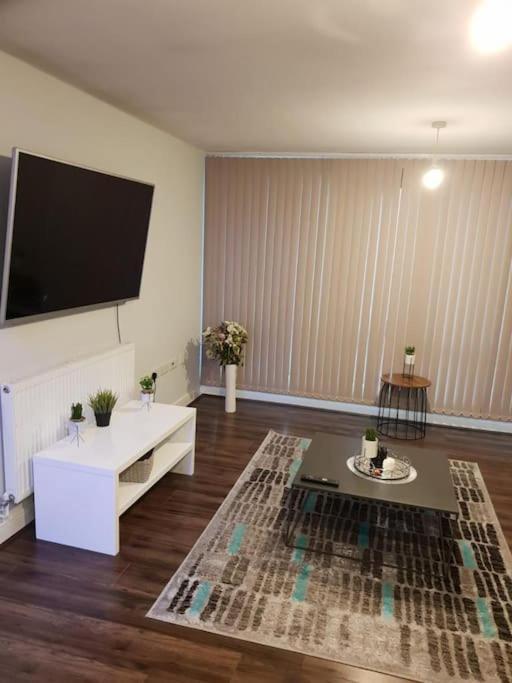Luxury 9Ine Beautiful Bull Ring Apartment Free Parking Бирмингем Экстерьер фото