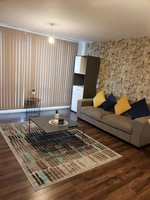 Luxury 9Ine Beautiful Bull Ring Apartment Free Parking Бирмингем Экстерьер фото